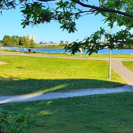Waterfront - - Free Parking *